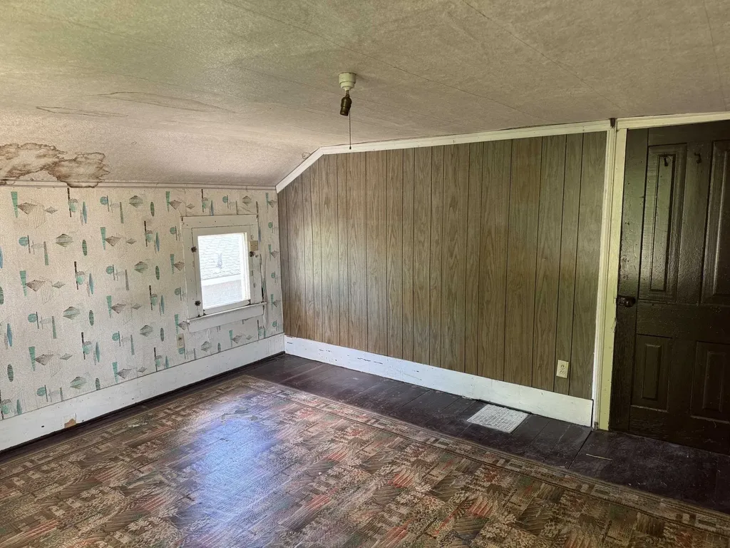 225 N Hayes Street Farwell Village MI 48622