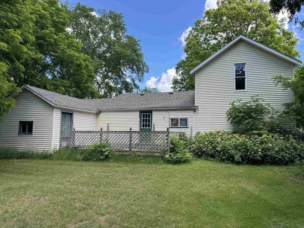 225 N Hayes Street Farwell Village MI 48622