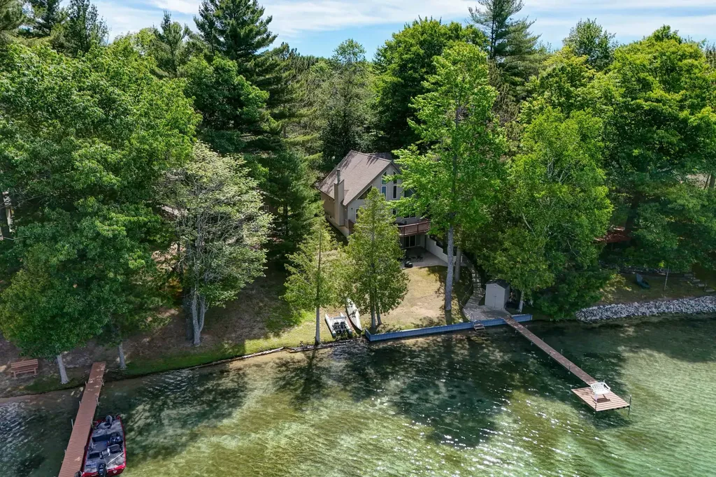 6777 Blue Lake Road, NE Kalkaska Township MI 49646