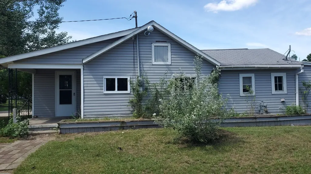 659 Prairie Street Clare City MI 48617