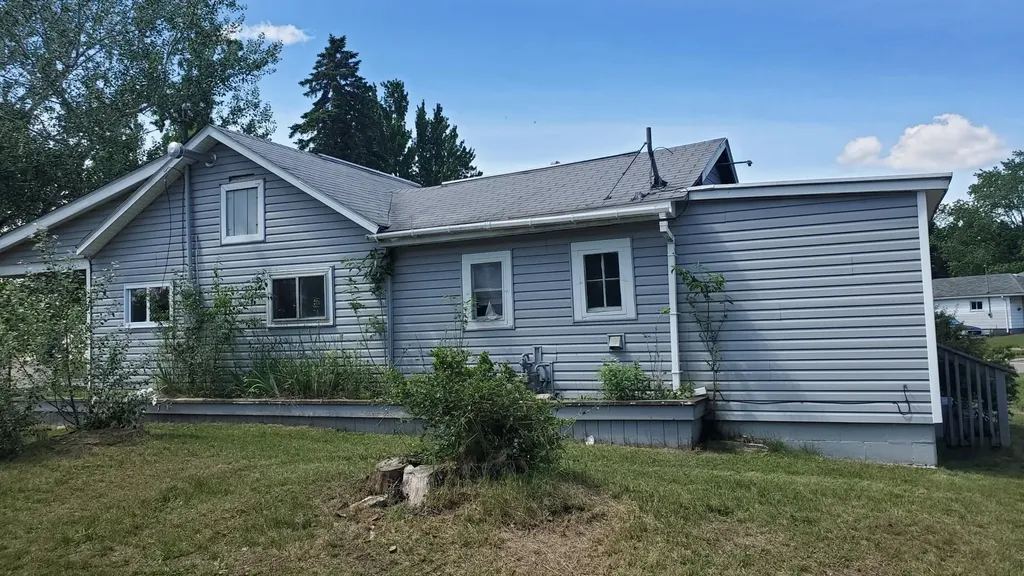 659 Prairie Street Clare City MI 48617