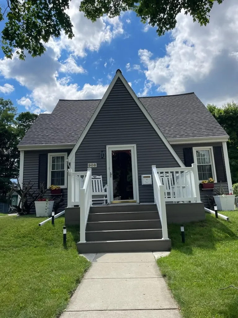 908 S Fancher Street Mt. Pleasant City MI 48858