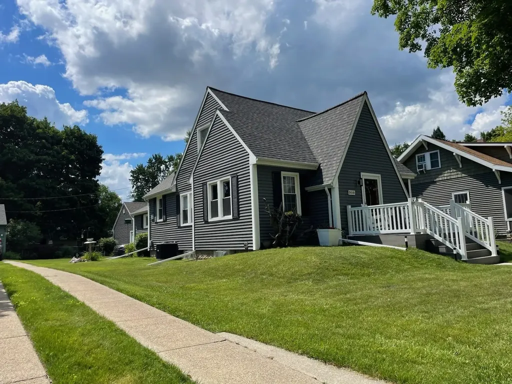 908 S Fancher Street Mt. Pleasant City MI 48858