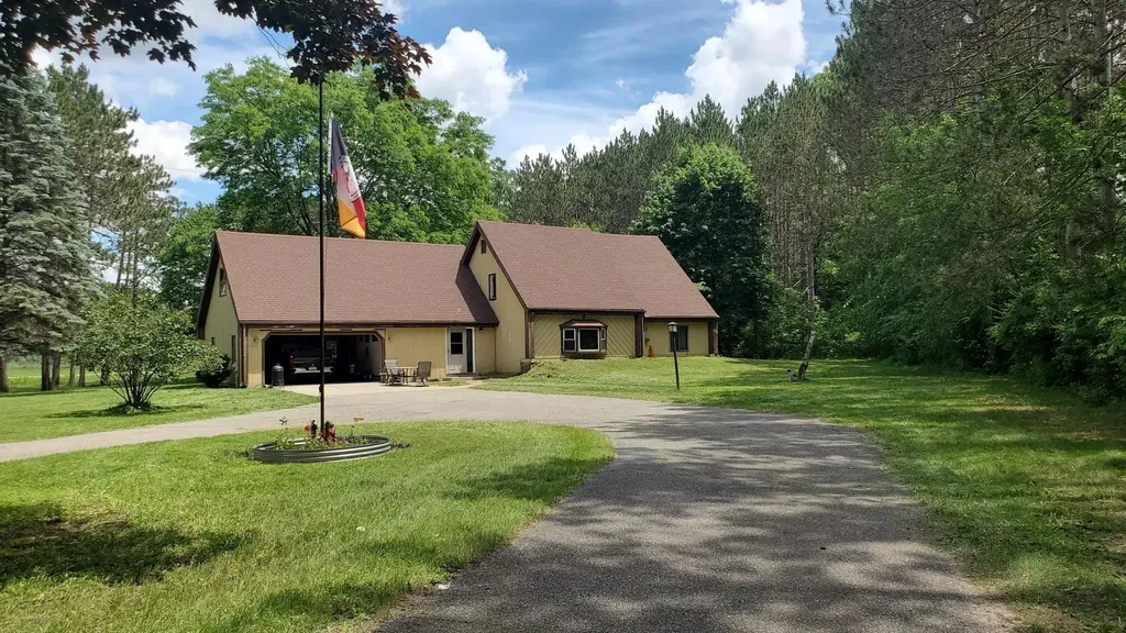 2704 W Deerfield Road Deerfield Township MI 48858