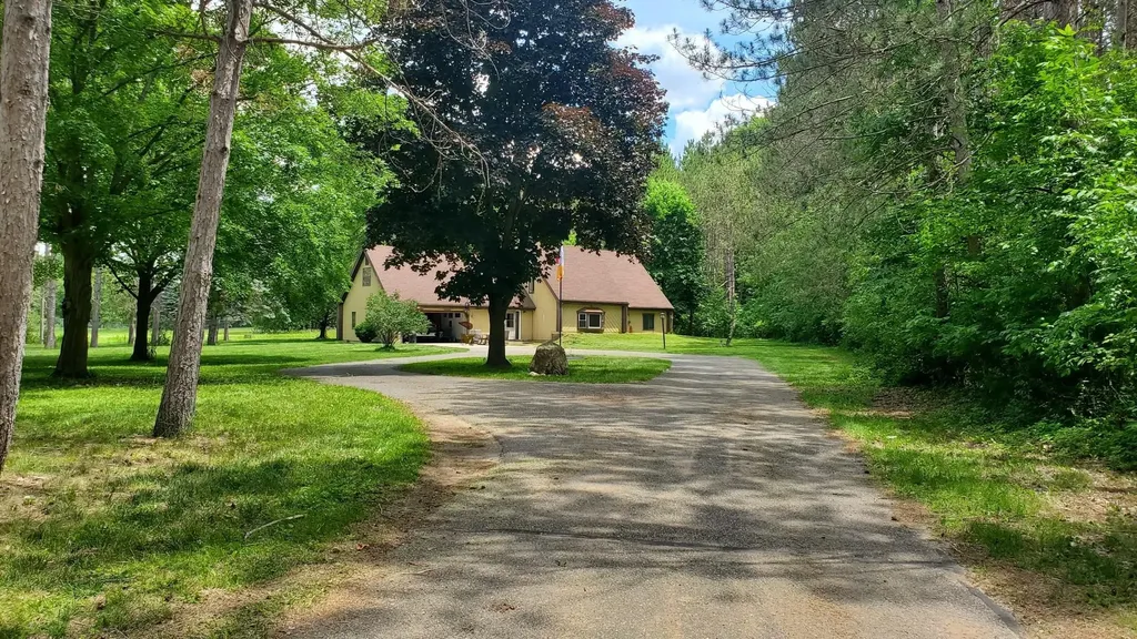 2704 W Deerfield Road Deerfield Township MI 48858