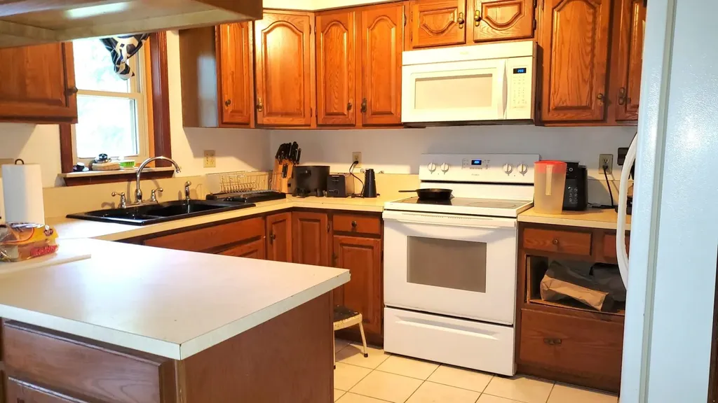 2704 W Deerfield Road Deerfield Township MI 48858