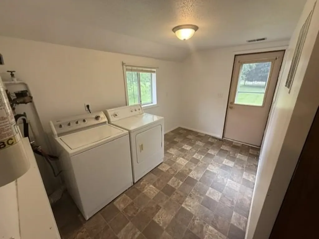 744 Saint Johns Street Ithaca City MI 48847