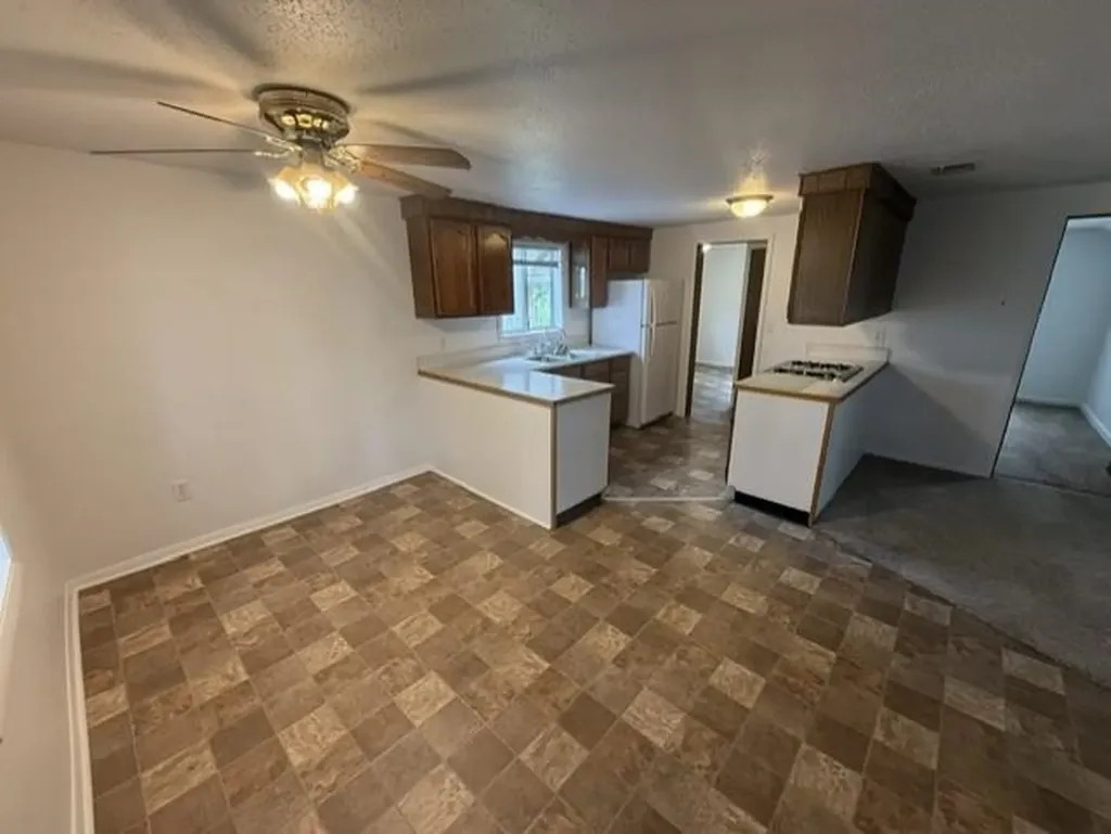 744 Saint Johns Street Ithaca City MI 48847