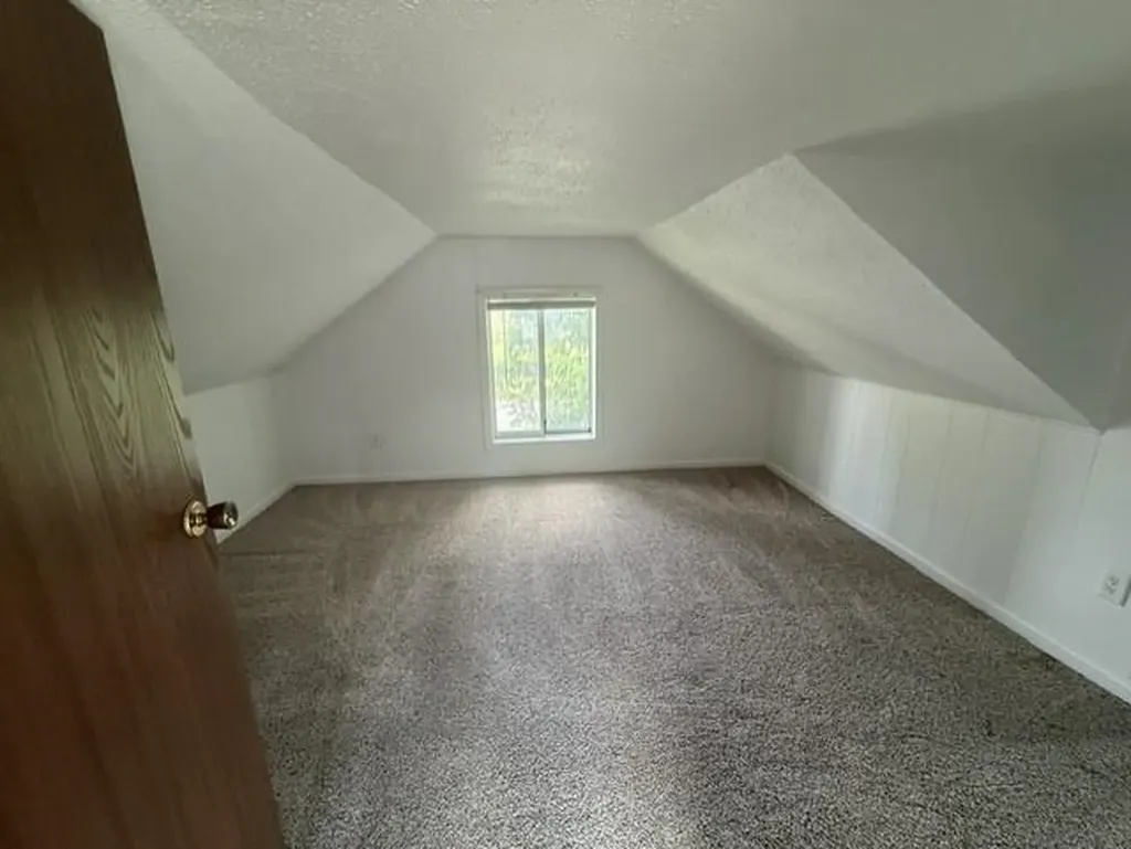 744 Saint Johns Street Ithaca City MI 48847