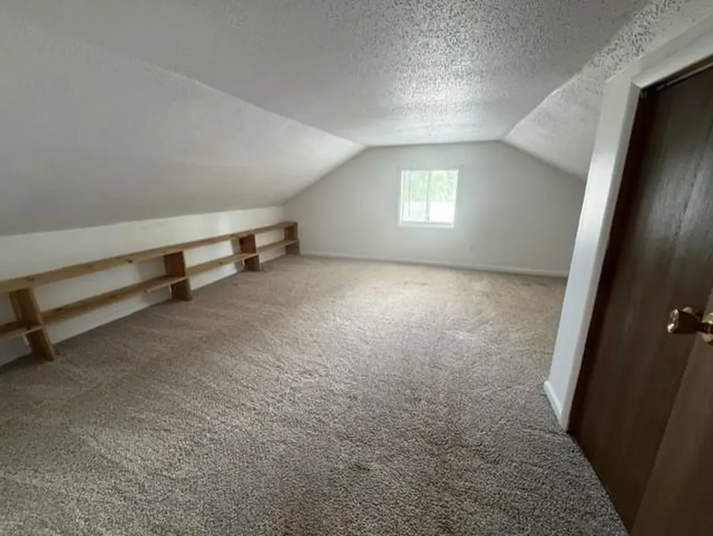 744 Saint Johns Street Ithaca City MI 48847