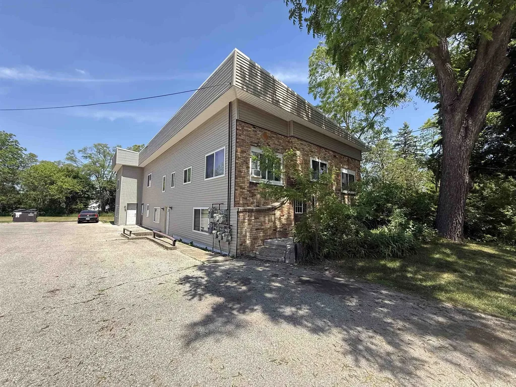 1019 E Broadway Street Mt. Pleasant City MI 48858