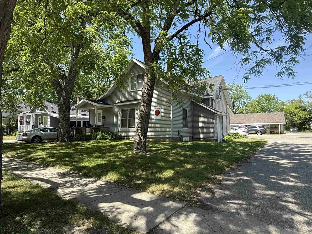 1019 E Broadway Street Mt. Pleasant City MI 48858