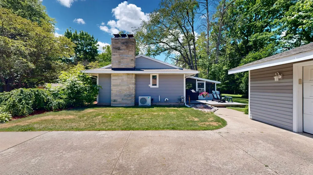 614 W Meadowbrook Midland City MI 48640