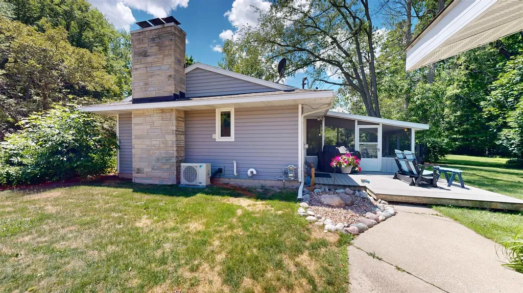 614 W Meadowbrook Midland City MI 48640