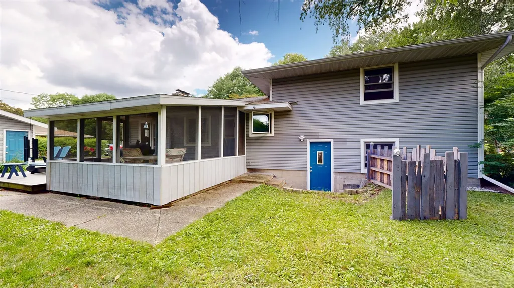 614 W Meadowbrook Midland City MI 48640