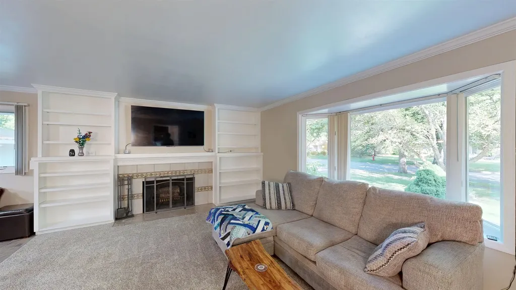 614 W Meadowbrook Midland City MI 48640