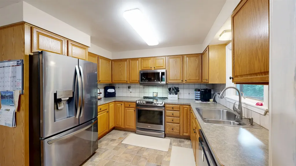 614 W Meadowbrook Midland City MI 48640