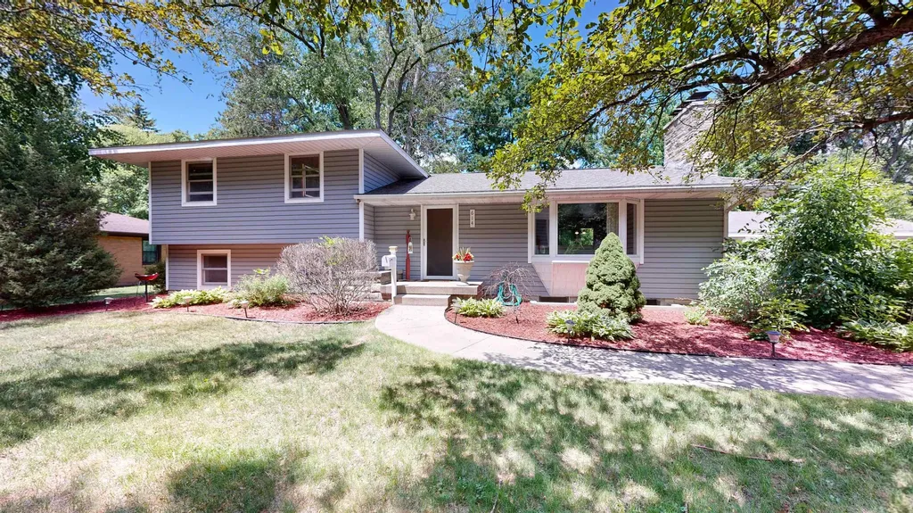 614 W Meadowbrook Midland City MI 48640