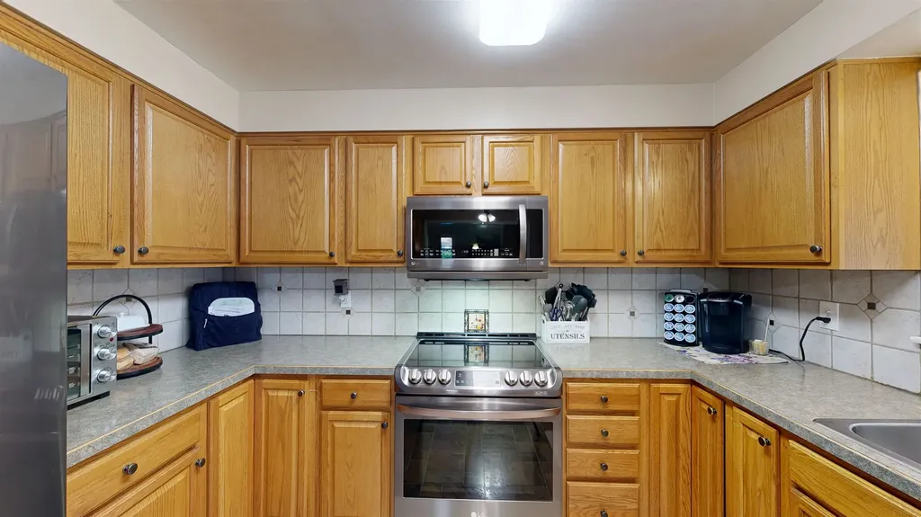 614 W Meadowbrook Midland City MI 48640