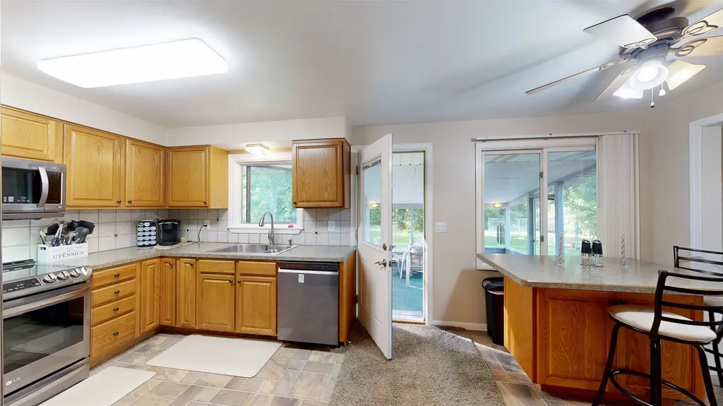 614 W Meadowbrook Midland City MI 48640