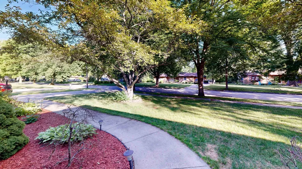 614 W Meadowbrook Midland City MI 48640