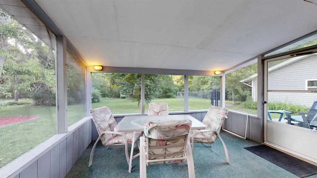 614 W Meadowbrook Midland City MI 48640