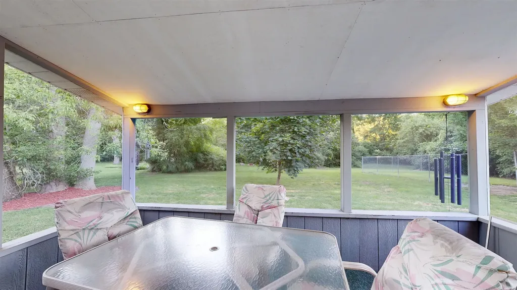 614 W Meadowbrook Midland City MI 48640