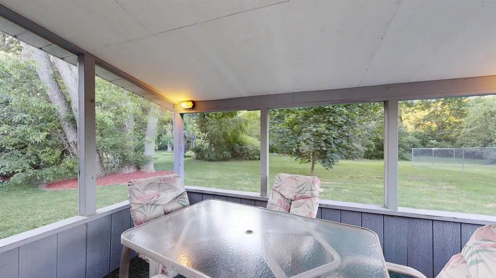 614 W Meadowbrook Midland City MI 48640