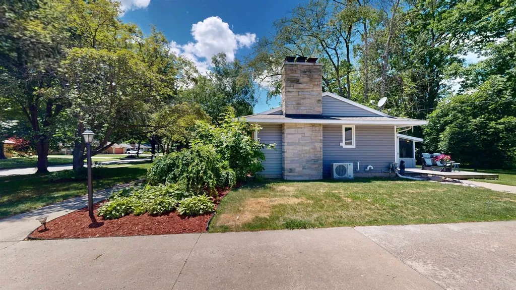 614 W Meadowbrook Midland City MI 48640