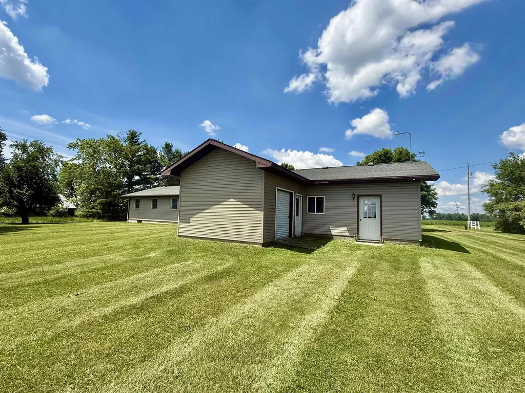 7873 S Rich Road Fulton Township MI 48856
