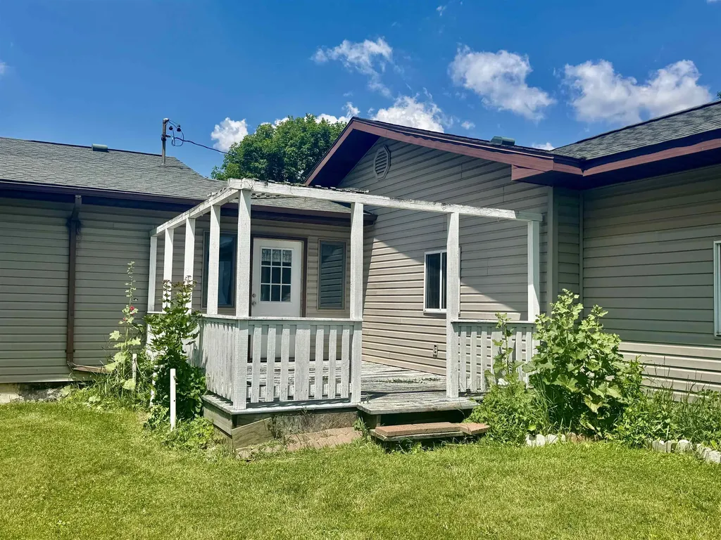 7873 S Rich Road Fulton Township MI 48856