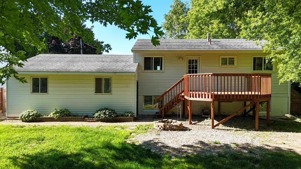 1712 Elm Street Mt. Pleasant City MI 48858
