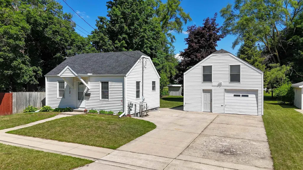 211 E Palmer Street Mt. Pleasant City MI 48858