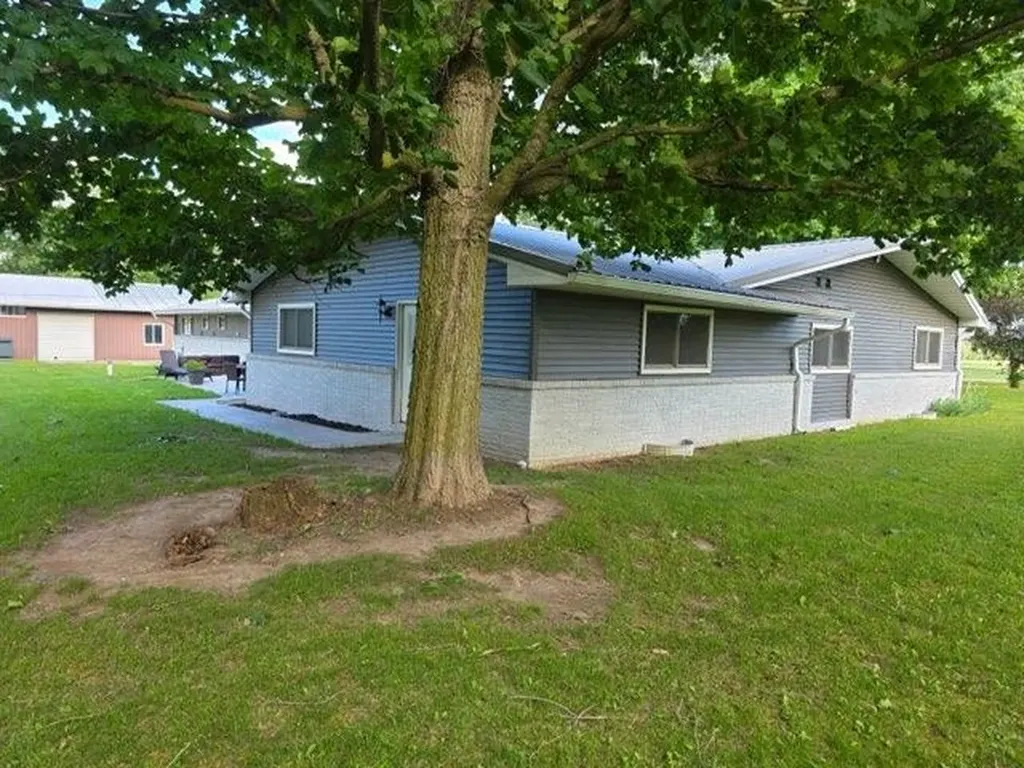 1417 E Weidman Road Isabella Township MI 48878