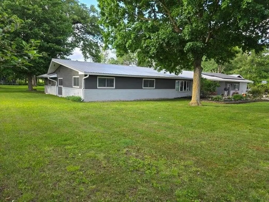 1417 E Weidman Road Isabella Township MI 48878
