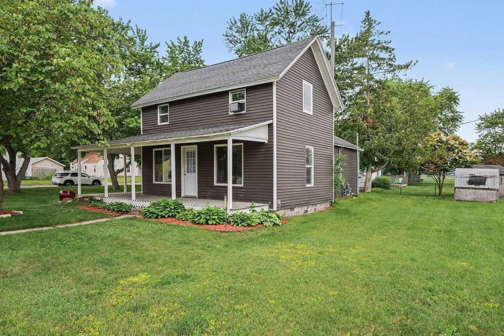 210 S Adams Street Mt. Pleasant City MI 48858