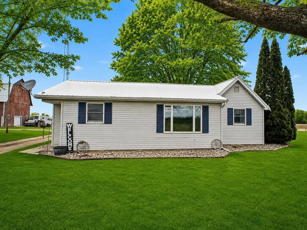 6596 W Washington Road Sumner Township MI 48847