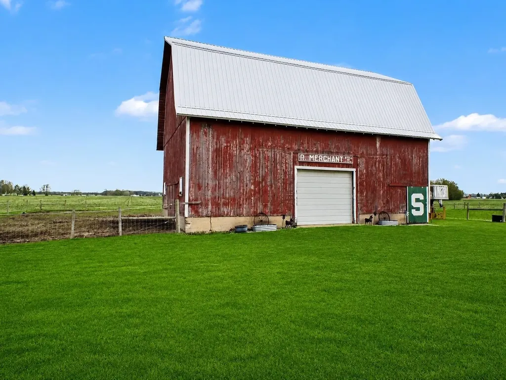 6596 W Washington Road Sumner Township MI 48847