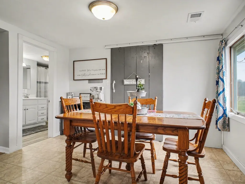 6596 W Washington Road Sumner Township MI 48847
