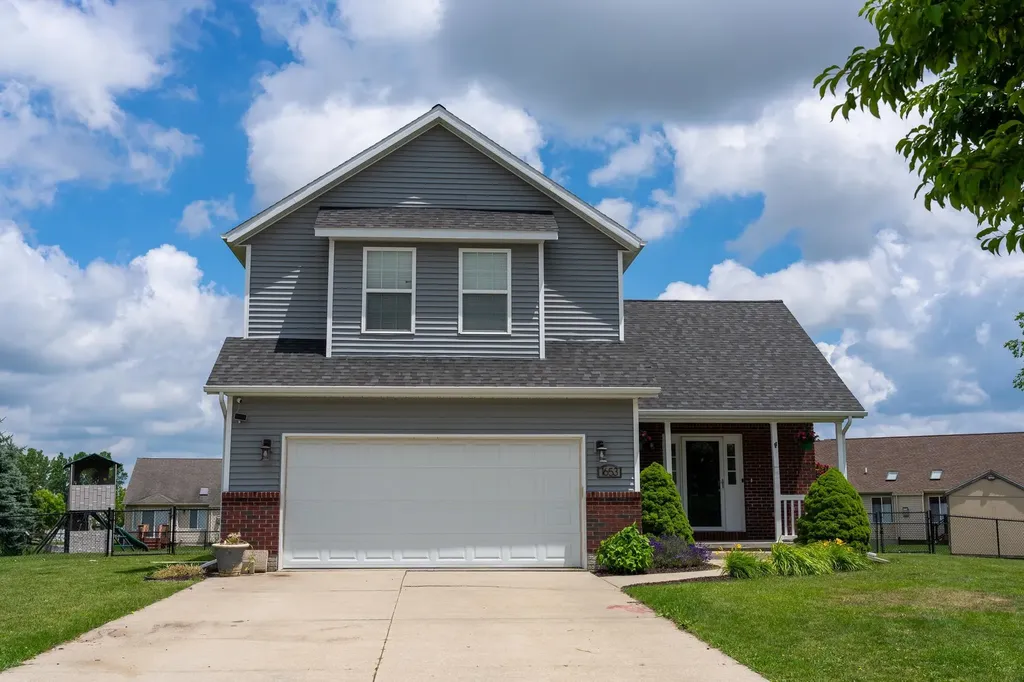 1653 Abbey Court Mt. Pleasant City MI 48858