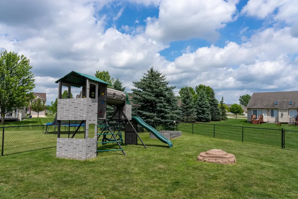 1653 Abbey Court Mt. Pleasant City MI 48858