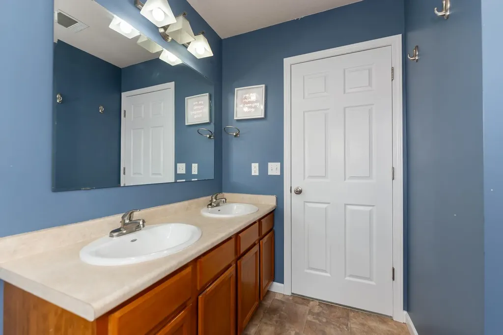 1653 Abbey Court Mt. Pleasant City MI 48858