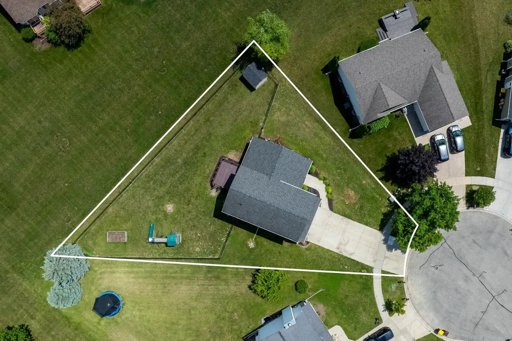 1653 Abbey Court Mt. Pleasant City MI 48858
