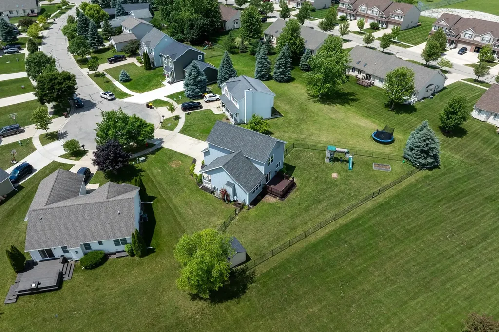 1653 Abbey Court Mt. Pleasant City MI 48858