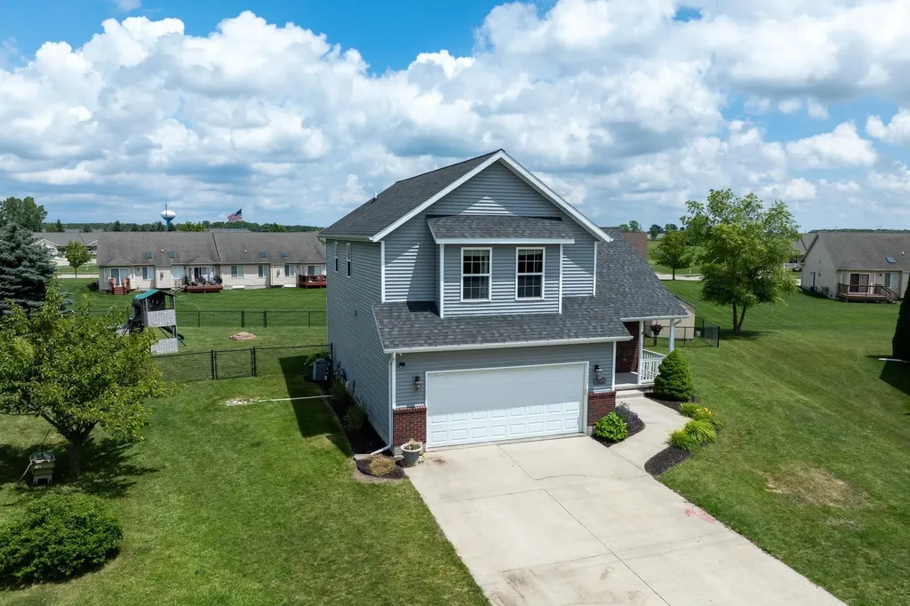 1653 Abbey Court Mt. Pleasant City MI 48858