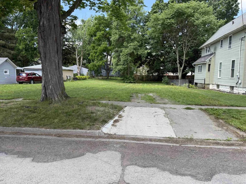 643 N Hickory Street Owosso Charter Township MI 48867