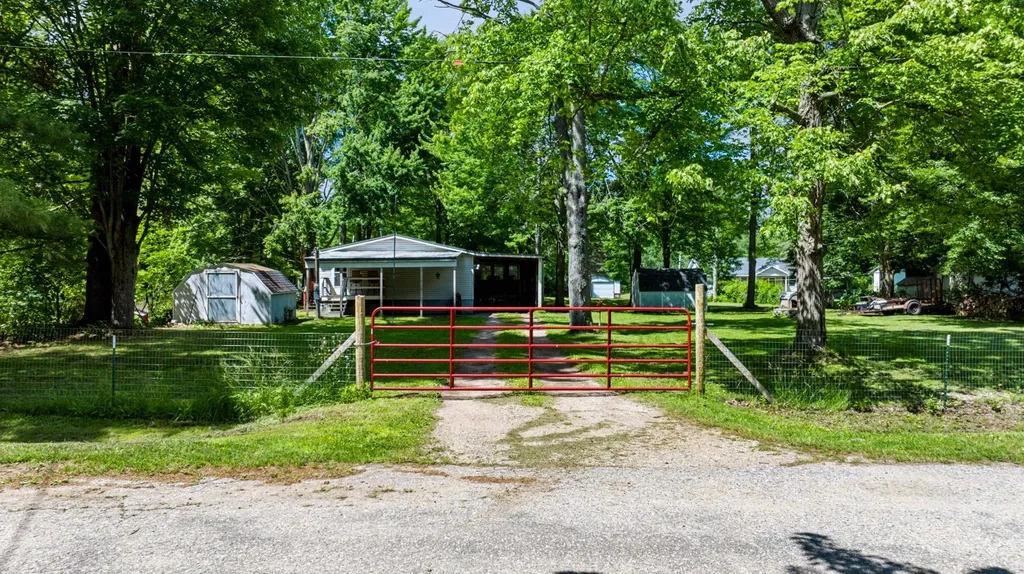 1632 Birch Drive Garfield Township MI 48632