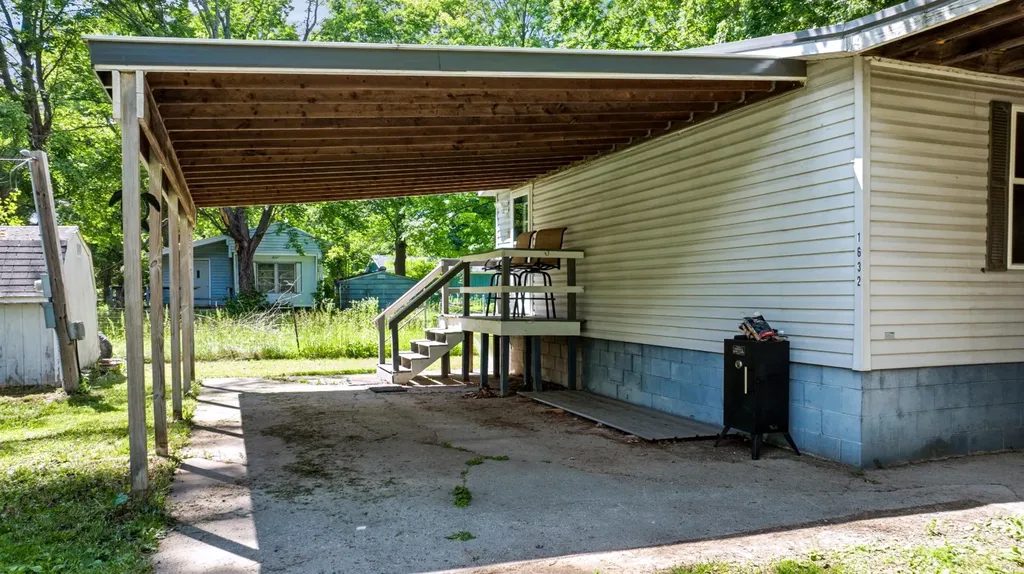 1632 Birch Drive Garfield Township MI 48632