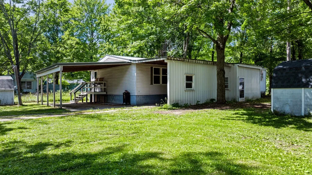 1632 Birch Drive Garfield Township MI 48632