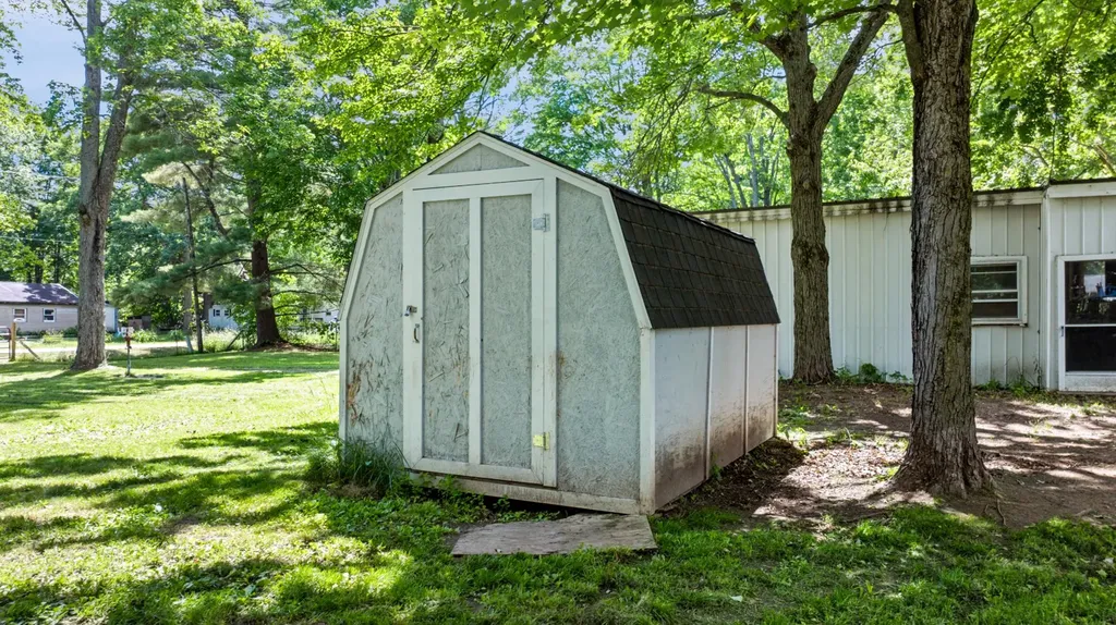 1632 Birch Drive Garfield Township MI 48632